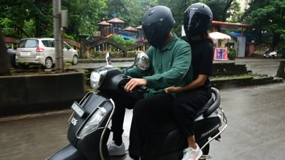 Anushka wore a black shirt and pants while Virat chose a green shirt and black pants for their joyride. Photographers spotted them together around the city after a long while. Anushka wore a black shirt and pants while Virat chose a green shirt and black pants for their joyride. Photographers spotted them together around the city after a long while.