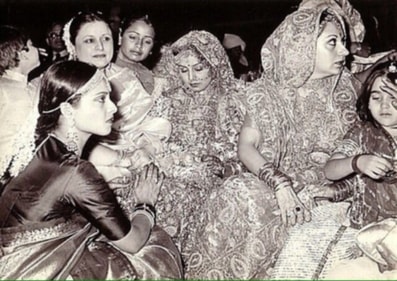 An old picture from Neetu's Kapoor's wedding. An old picture from Neetu's Kapoor's wedding. 