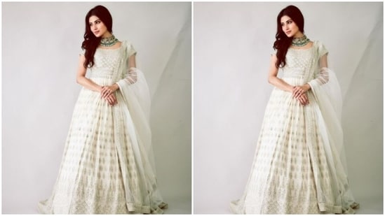 Mouni played muse to fashion designer house Shakuntlam and picked a white anarkali set from the shelves of the designer.(Instagram/@imouniroy)