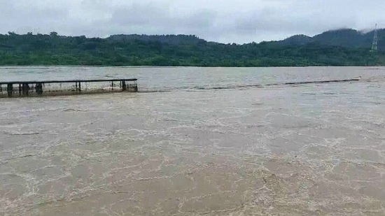 Ganga river crosses danger mark, Haridwar district administration has issued an alert(ANI)