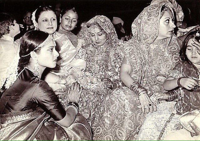 An old picture from Neetu's Kapoor's wedding.&nbsp;