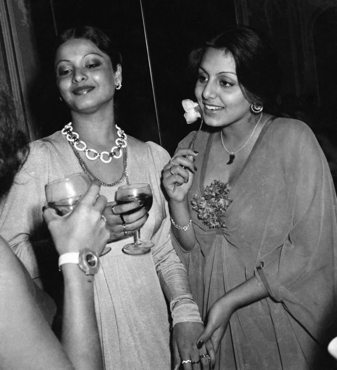 Rekha and Neetu Kapoor pictures from the 70s.