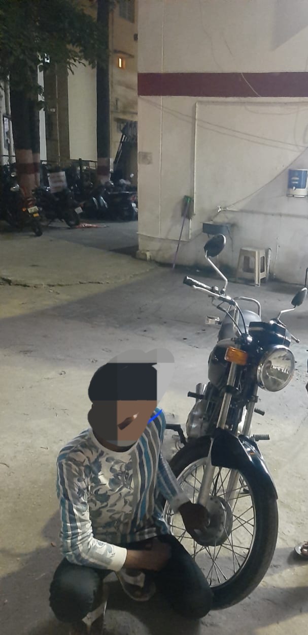 In a crackdown on multiple cases, Bengaluru police have nabbed persons for fake land documents, theft and more. (Image source: K.S.LAYOUT TRAFFIC BTP/Twitter) In a crackdown on multiple cases, Bengaluru police have nabbed persons for fake land documents, theft and more. (Image source: K.S.LAYOUT TRAFFIC BTP/Twitter)