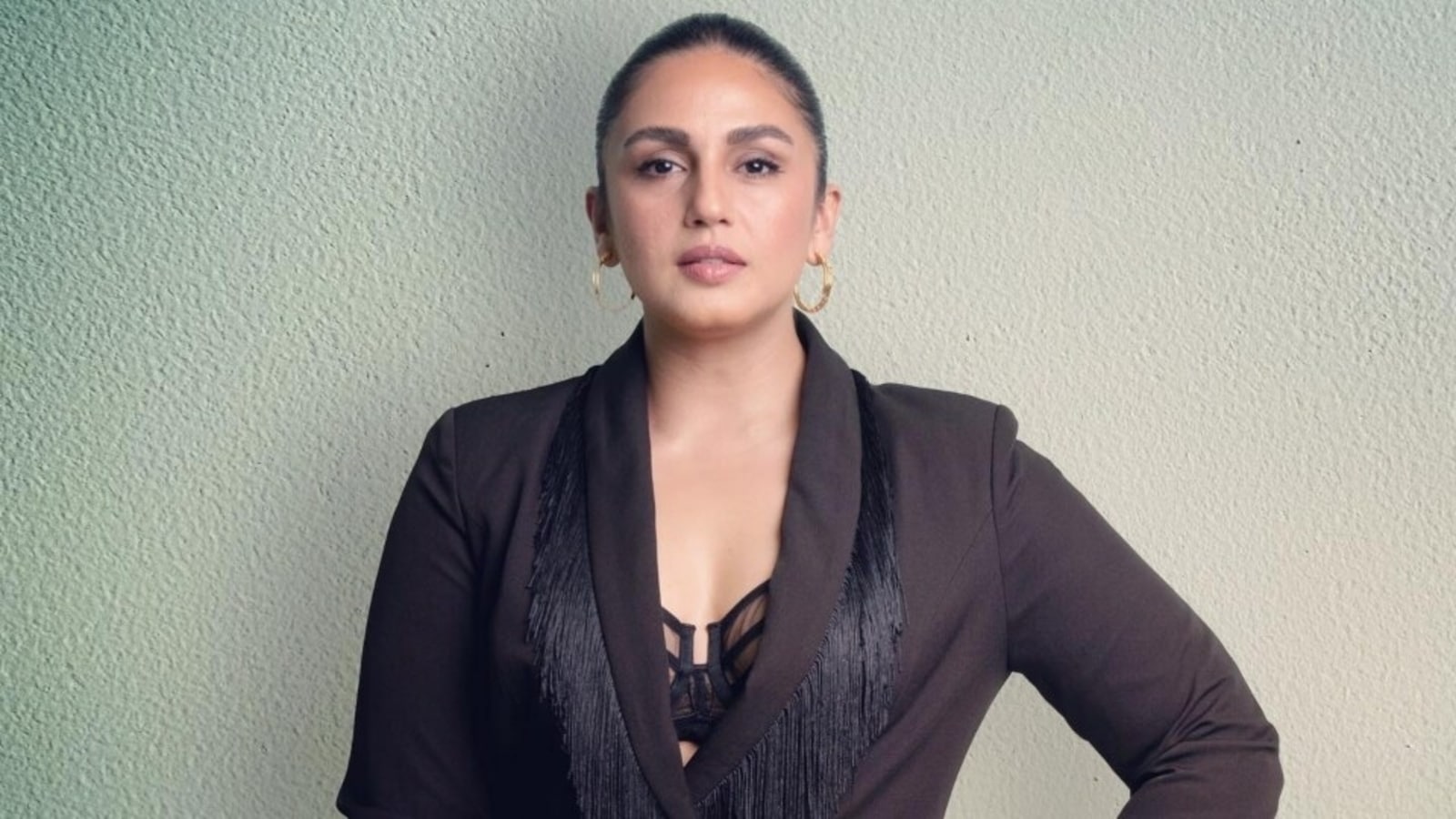 Huma Qureshi is the fashion icon we need in sheer bralette and mini blazer  dress for new pics: Check it out here | Fashion Trends - Hindustan Times