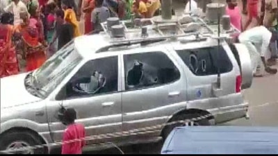 Stones pelted at the convoy of Bihar CM Nitish Kumar. (ANI)