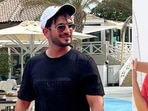 Arjun Bijlani and Sunny Leone will host Season 14 of Splitsvilla. Arjun Bijlani and Sunny Leone will host Season 14 of Splitsvilla.