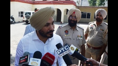 Ferozepur ex-DIG under VB lens in ₹10 lakh Tarn Taran bribe case Ferozepur ex-DIG under VB lens in ₹10 lakh Tarn Taran bribe case