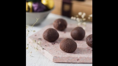 Cocoa mass truffle balls from Toska chocolates. Cocoa mass truffle balls from Toska chocolates.