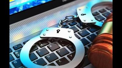 House help arrested with ₹50 lakh stolen from his employer’s house House help arrested with ₹50 lakh stolen from his employer’s house