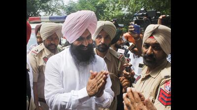 Bains appears before Patiala court in defamation case