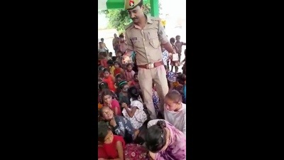 GRP constable Rohit Kumar has been a life changer for many during his four-year posting at Unnao’s Korarikala railway station by establishing ‘Har Haath Mein Kalam Pathshala’ (free school) for underprivileged kids. (Sourced)