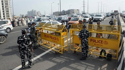 The Samyukta Kisan Morcha and other farmers' groups are organising the 'mahapanchayat' and they will pass through the outer district, which includes Ghazipur border in Ghaziabad, police said. (PTI) The Samyukta Kisan Morcha and other farmers' groups are organising the 'mahapanchayat' and they will pass through the outer district, which includes Ghazipur border in Ghaziabad, police said. (PTI)
