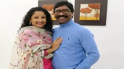 Posts from the fake Twitter handle with profile picture of Jharkhand chief minister Hemant Soren and his wife Kalpana Soren started going viral on the microblogging site. (File) Posts from the fake Twitter handle with profile picture of Jharkhand chief minister Hemant Soren and his wife Kalpana Soren started going viral on the microblogging site. (File)
