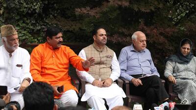 Farooq Abdullah and People’s Democratic Party leader Mehbooba Mufti addressing a press conference in Srinagar. (HT PHOTO) Farooq Abdullah and People’s Democratic Party leader Mehbooba Mufti addressing a press conference in Srinagar. (HT PHOTO)