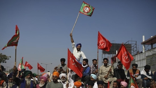 On Sunday, Several farmer leaders and organisations gathered at Jantar Mantar for their 'Rozgar Sansad' (employment parliament) organised by the Samyukt Rojgar Andolan Samiti (SRAS).(AP)