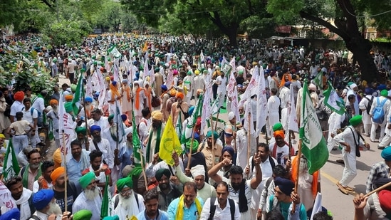 Huge gathering of farmers at Jantar Mantar in New Delhi.&nbsp;(Amal KS/HT photo)