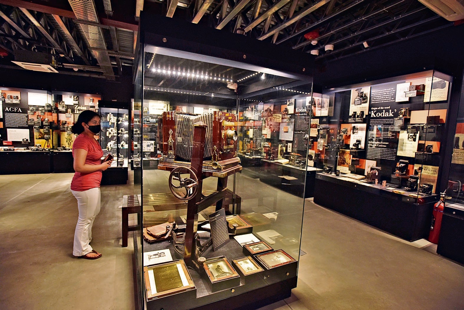The crowdfunded museum houses more than 2,500 cameras and pieces of photographic equipment as well as rare Partition-era photographs and other archival material. (Sanjeev Verma / HT Photo) The crowdfunded museum houses more than 2,500 cameras and pieces of photographic equipment as well as rare Partition-era photographs and other archival material. (Sanjeev Verma / HT Photo)