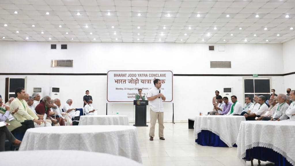 Congress MP Rahul Gandhi interacts with representatives of civil society organisations at the Constitution Club of India in Delhi. (Facebook)