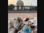 The image Sudarsan Pattnaik shared about garbage around India Gate.
