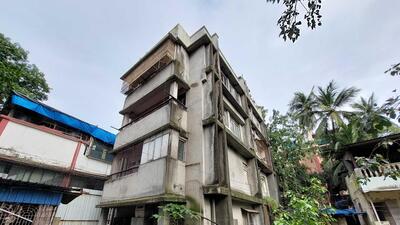 The ground, first and second floor residents of Laxmi Niwas building on MG Cross Road, opposite GH High School, as well as those in Khan Mansion, are currently without water or electricit (Vijay Bate) The ground, first and second floor residents of Laxmi Niwas building on MG Cross Road, opposite GH High School, as well as those in Khan Mansion, are currently without water or electricit (Vijay Bate)