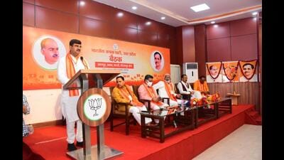 Uttar Pradesh BJP general secretary (organisation) Dharampal Singh addressing party leaders and office bearers in Lucknow on Tuesday. (Sourced) Uttar Pradesh BJP general secretary (organisation) Dharampal Singh addressing party leaders and office bearers in Lucknow on Tuesday. (Sourced)