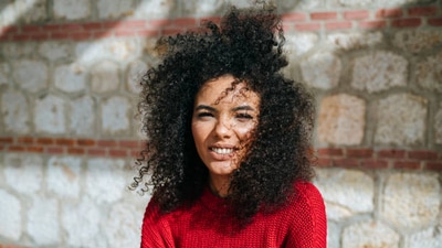 How to take care of your curls while traveling? Know from expert (gettyimages) How to take care of your curls while traveling? Know from expert (gettyimages)