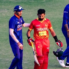 Shubman Gill congratulating Sikandar Raza