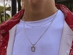 Chains make for a cool fashion accessory for men.