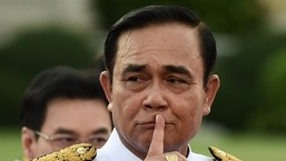 O primeiro-ministro Prayuth Chan-ocha assumiu o poder em 2014, quando liderou um golpe para derrubar um governo eleito.  Fonte: Twitter/@ThaiEnquirer