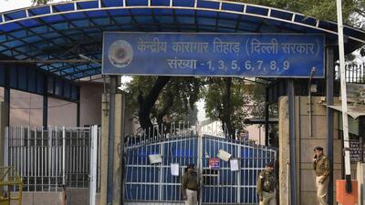 A spokesperson for Tihar central jail said a 20-year-old suspect in a robbery case died on Monday after two inmates came to blows. (Vipin Kumar/HT Archive) A spokesperson for Tihar central jail said a 20-year-old suspect in a robbery case died on Monday after two inmates came to blows. (Vipin Kumar/HT Archive)