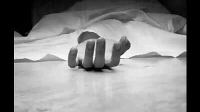 The police said the deceased has been identified as Kailash Nath (52) and injured as Rakesh of Bettiah district in Bihar. The labourer died while another suffered injury after they got buried under a mound of soil while digging the road to lay a pipeline in Kurukshetra. (HT Photo/ Representational image)