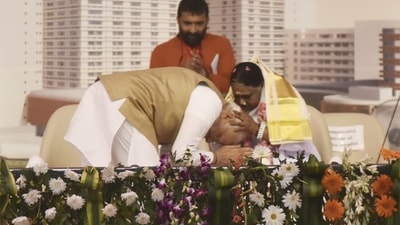 PM Modi praised Mata Amritanandamayi 'Amma' at the inauguration event of Amrita Hospital in Haryana's Faridabad and said, "Amma is an embodiment of love &amp; sacrifice. She is an inspiration to all." (HT Photo/Vipin Kumar)