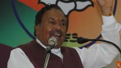 A special court for peoples representatives in Bengaluru on Wednesday asked Karnataka police to submit all documents about contractor Santosh Patil’s death case, in which former minister and BJP legislator KS Eshwarappa is the main accused. (HT)
