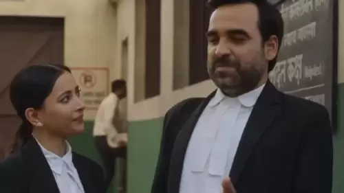 Shweta Basu Prasad and Pankaj Tripathi play opposing lawyers in Criminal Justice: Adhura Sach. Shweta Basu Prasad and Pankaj Tripathi play opposing lawyers in Criminal Justice: Adhura Sach.
