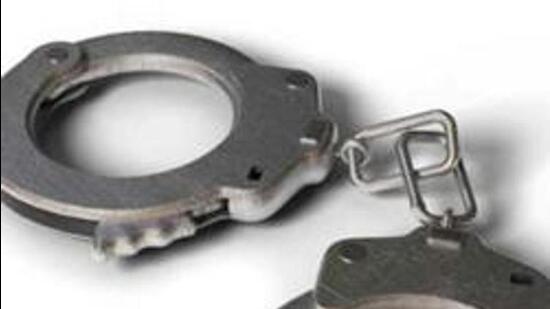 A Bhandup resident has been arrested for allegedly cheating at least 11 people to the tune of <span class='webrupee'>₹</span>48 lakh by posing as a customs officer and promising to get them vehicles seized by the department at throwaway prices (HT File) A Bhandup resident has been arrested for allegedly cheating at least 11 people to the tune of <span class='webrupee'>₹</span>48 lakh by posing as a customs officer and promising to get them vehicles seized by the department at throwaway prices (HT File)