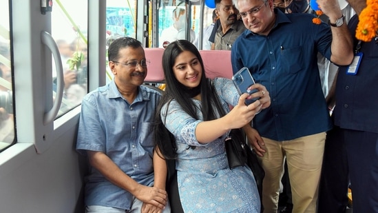Transport Minister Kailash Gahlot said it was a historic moment and the flagging off of electric buses was a befitting reply to those who were saying that DTC would shut down.(ANI)