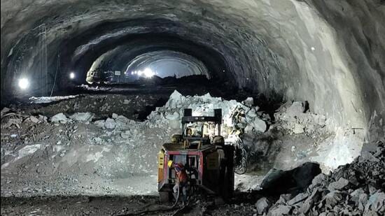 Tunnel II passing below Lonavla lake at depth varying from 75m to 175m from the bottom of the lake is the toughest stretch as it is below the Lonavla dam. (HT PHOTO)