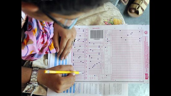 A total 63,977 seats remain vacant in the Pune and Pimpri-Chinchwad region after completion of three regular rounds of the first-year junior college (FYJC) or Class 11 admissions. (HT DILE PHOTO)