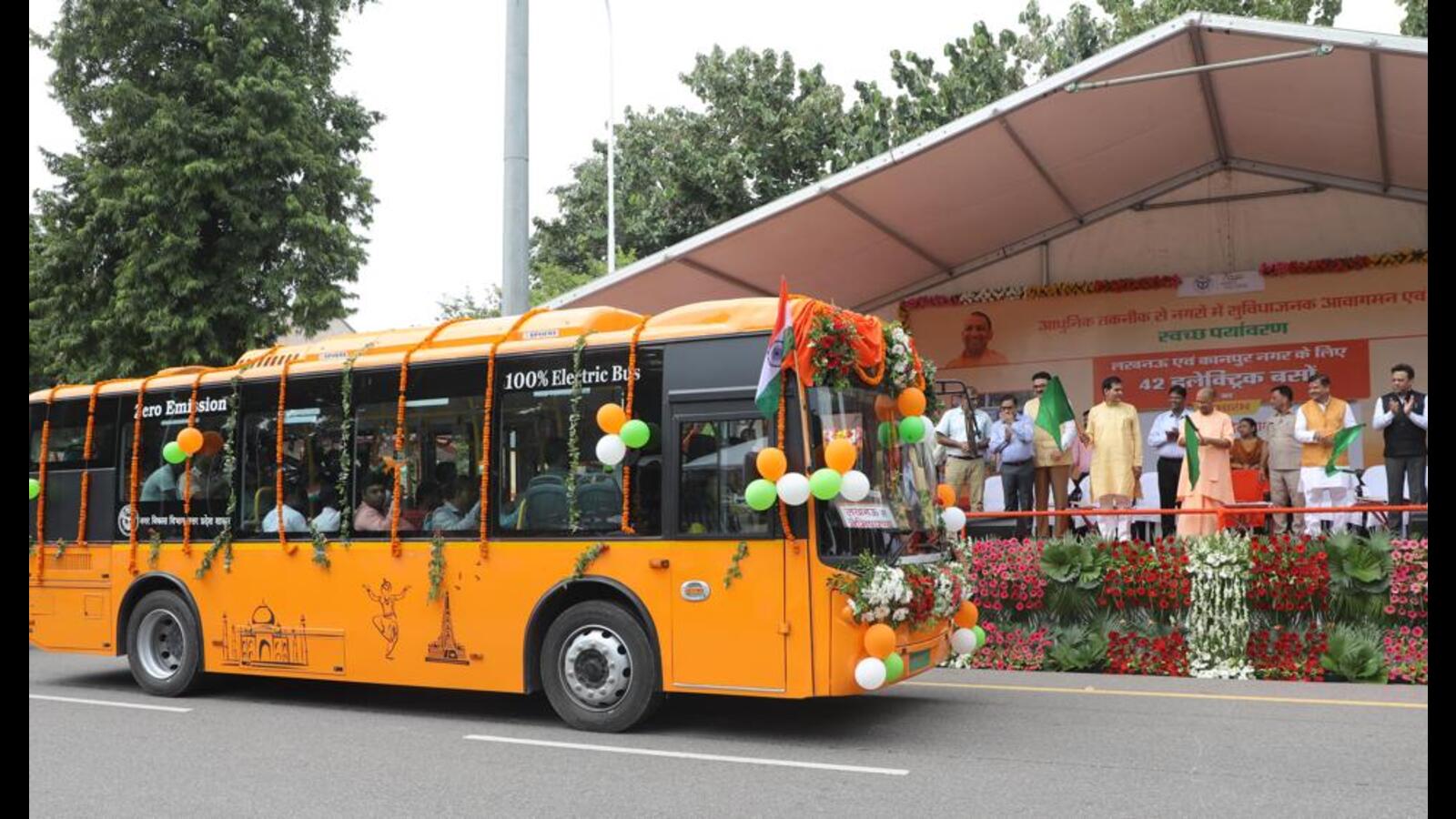 cm-launches-42-new-electric-buses-for-lucknow-kanpur