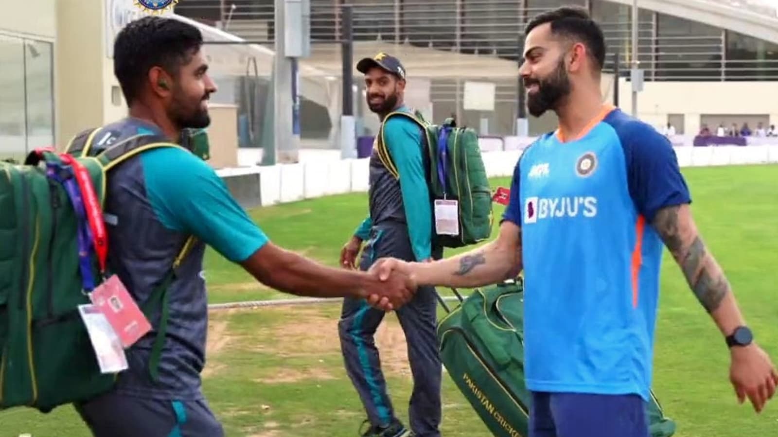 psl-team-tweets-virat-kohli-babar-azam-s-handshake-photo-receives-outrageous-replies-from-india-and-pakistan-fans