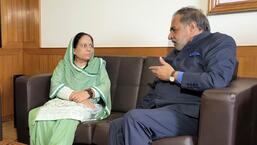 Senior Congress leader Anand Sharma with HPCC chief Pratibha Singh at party's headquarters Rajiv Bhawan in Shimla on Wednesday.  (Deepak Sansta/HT)