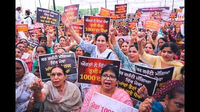 Patiala MP Preneet Kaur demands AAP govt to fulfill poll promise towards women (HT Photo) Patiala MP Preneet Kaur demands AAP govt to fulfill poll promise towards women (HT Photo)