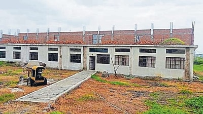 Parts of Sagar College of Nursing, located in Lidhora Hat village, which started five years ago, are still under construction and the campus appears deserted. (HT Photo) Parts of Sagar College of Nursing, located in Lidhora Hat village, which started five years ago, are still under construction and the campus appears deserted. (HT Photo)