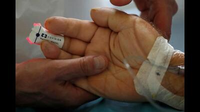 A resident of Sector 31, Chandigarh, the patient was fully vaccinated against Covid, but also suffering from respiratory failure, chronic obstructive pulmonary disease and anorectal abscess. He died at GMCH, Sector 32. (Reuters File Photo)