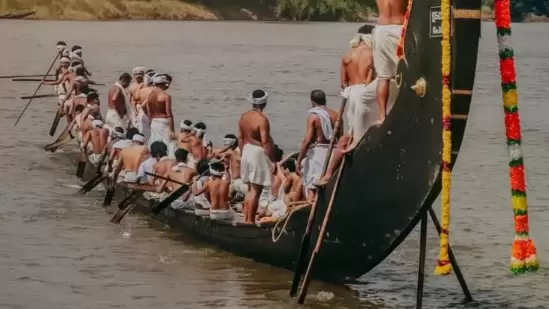 Vallamkali (Boat race): Aranmula Boat Race or Aranmula Uthrittathi Vallamkali is a grand event and is one of the most ancient and revered boat races of Kerala that is held on the day of Uthrittathi asterism.(Instagram/@b_anandu_nair)