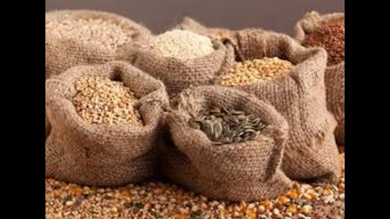U.P’s monthly PDS foodgrain requirement is a little more than 8 lakh metric ton (MT). (REPRESENTATIVE IMAGE )