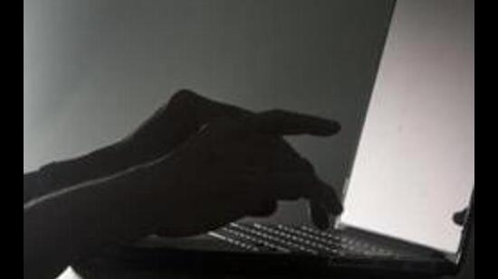 Ludhiana police have initiated a special drive to educate and make elderly aware about online frauds by visiting their residence and urging them to not share their bank details with anyone (HT FILE)