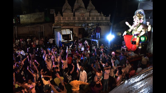 The BMC received a total of 3,312 applications and only 2,043 (73.52%) pandals have been granted permissions. (Praful Gangurde / HT Photo)