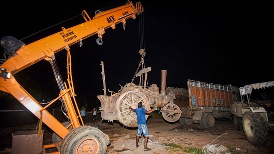 A vintage steamroller, manufactured by John Fowler and Co, England, in the premises of the Patna Collectorate being transported to the city museum, in Patna, Thursday morning, August 25.(PTI)