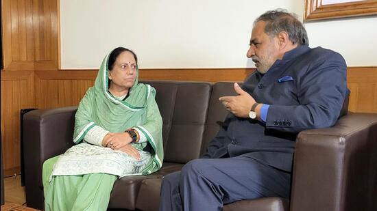 Senior Congress leader Anand Sharma with HPCC chief Pratibha Singh at party’s headquarters Rajiv Bhawan in Shimla on Wednesday. (Deepak Sansta/HT)